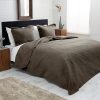 bedsprei-taupe-chique